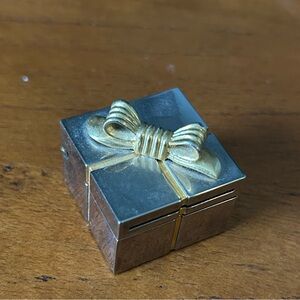 Vintage Miniature Metal Gift Box Clock with Photo Insert Keepsake Trinket